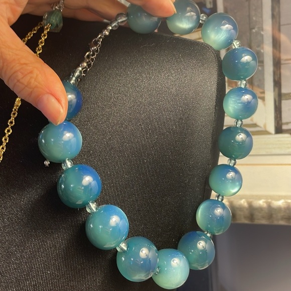 Layered necklace set with bubble bead, choker & gold tone chain aqua/emerald - Picture 4 of 7